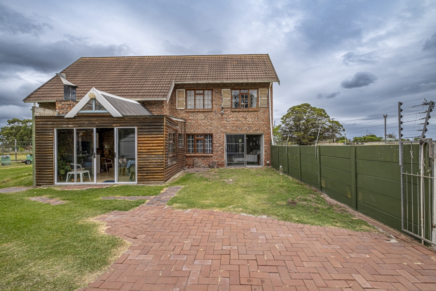 4 Bedroom Property for Sale in Greenbushes Eastern Cape